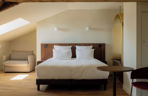 Griffon - Royale Hotel | Hotel Fort St Laurent Lyon - Handwritten Collection