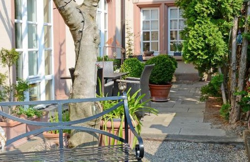 Ihringen Hotel | Hotel garni Kaiserstuhl