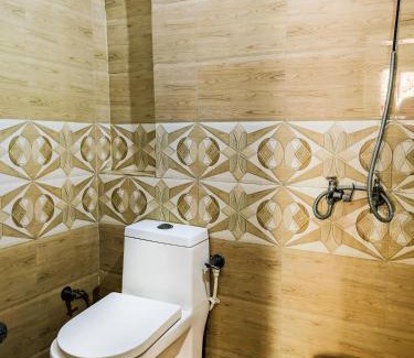 Agra Hotel | Hotel Goverdhan - Walking to Raja Ki Mandi Railway and 3km from ISBT