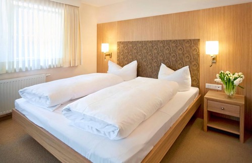 Mayrhofen Apartment | Hotel ∙ Hotel Apartments Neuhaus - INCL. LIFT PASS Apartment, sleeps 4 (approx. 55 m², max. 3 adults 1 child), SC