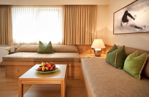 Mayrhofen Apartment | Hotel ∙ Hotel Apartments Neuhaus - INCL. LIFT PASS Apartment, sleeps 5 (approx. 66 m², max. 4 adults 1 child), SC