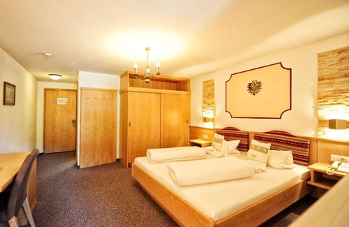 Nauders Hotel | Hotel ∙ Hotel Margarete Maultasch - INCL. LIFT PASS Double room/addl. bed, shower/wc (max. 2 adults