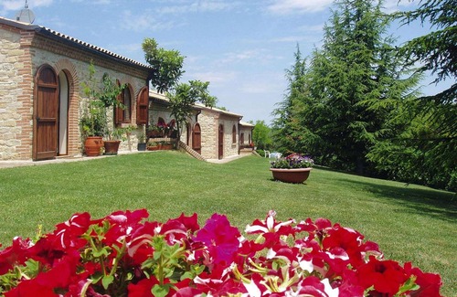 Montelparo Apartment | Hotel in Marche with Scenic Hiking Trails