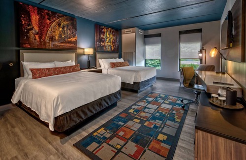 South Oakland Hotel | Hotel Indigo Pittsburgh University-Oakland by IHG
