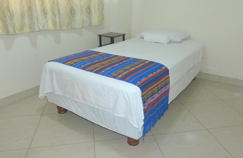 Guayaquil House | Hotel Jeshua Simmonds