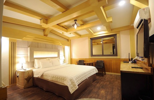 Dongnae District Hotel | Hotel King