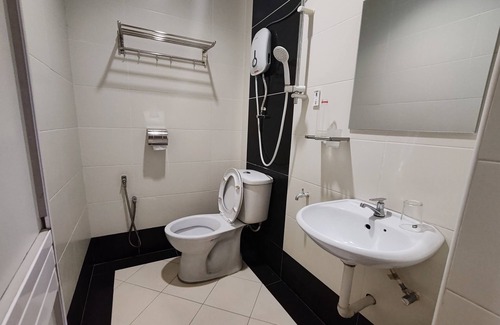 Taman Hijau Hotel | Hotel Kuang Hua Sitiawan Near To (UniKL-MIMET)