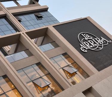 Ahmedabad Hotel | Hotel La Arriba