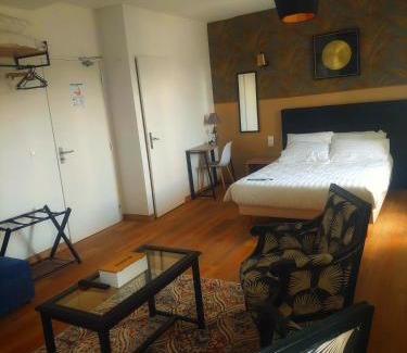 Pontorson Hotel | Hotel La Baie Royale