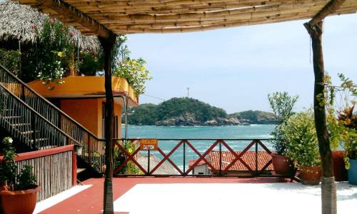 Puerto Angel Hotel | Hotel La Cabaña