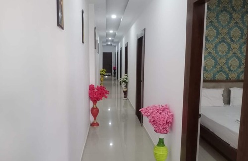 Vallabh Vidhyanagar Hotel | Hotel Laxmi Palace