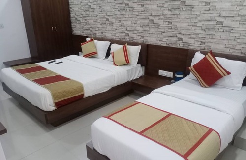 Vallabh Vidhyanagar Hotel | Hotel Laxmi Palace
