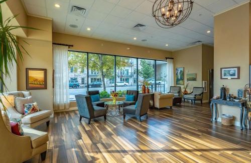 Brownstown Hotel | Hotel Maison Yakima Tapestry Collection by Hilton