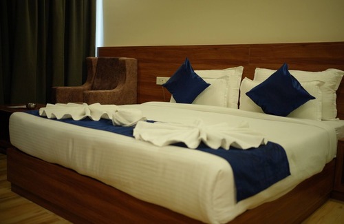 Ambikapur Hotel | Hotel Makhan Vihar