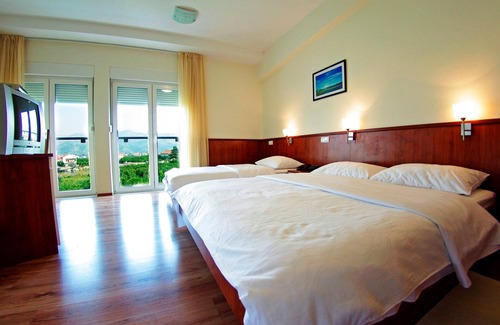 Opuzen Hotel | Hotel Merlot