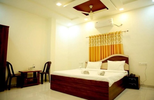 Satara Hotel | Hotel New Rudraksh, Satara
