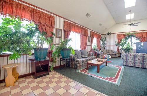 Elkhart Hotel | Hotel O Daylight Inn Elkhart I-90, IN