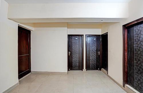 Sector 27 Hotel | Hotel O HOTEL CROWN 15