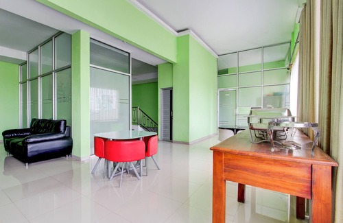 Ngemplak Hotel | Hotel O Jalan Slamet Riyadi Near Bandara Adi Soemarmo Formerly Amanah Sejahtera