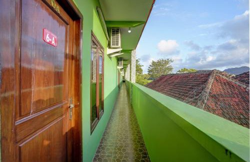 Bawean Island Hotel | Hotel O Sahabat Syariah Near Plasa Telkom Bawean