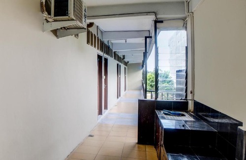 Medan Hotel | Hotel O Vania Guest HouseNearRSUP H Adam Malik
