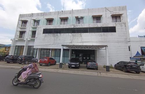 Kalimantan Hotel | Hotel O Wisma Hamalau SyariahNearPulau Bromo Pedestrian Bridge