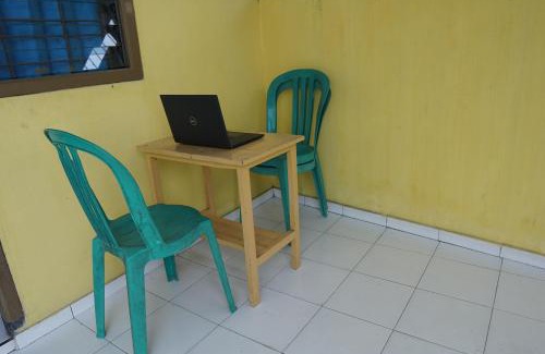 Bondowoso Hotel | Hotel O Yoko Kost Syariah