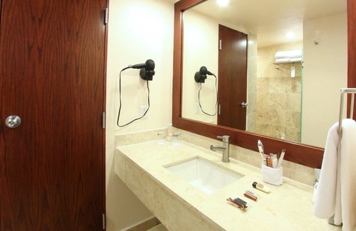 Toluca Hotel | Hotel Opus Grand Toluca Aeropuerto