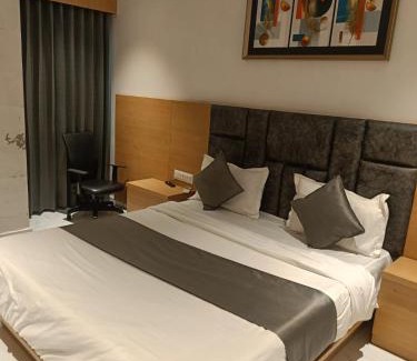 Ahmedabad Hotel | Hotel Peceful Villa