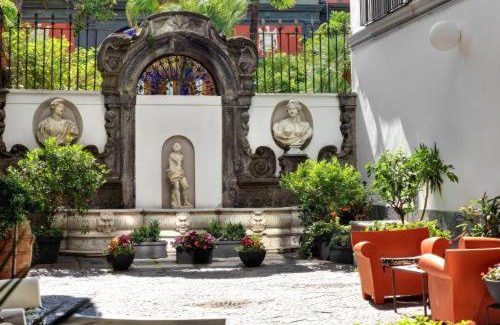 Historical Center Hotel | Hotel Piazza Bellini & Apartments