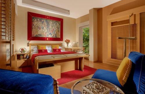 Rione V Ponte Hotel | Hotel Raphaël - Relais & Châteaux