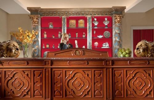 Rione V Ponte Hotel | Hotel Raphaël - Relais & Châteaux