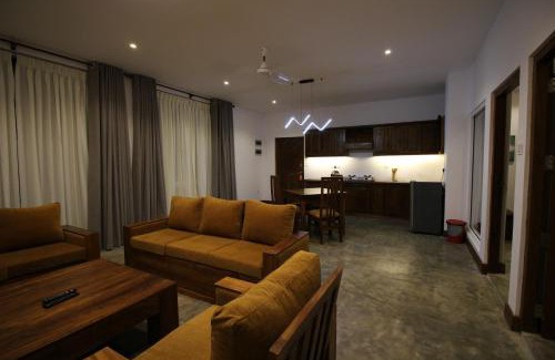 Thiranagama Hotel | Hotel Refresh Blue