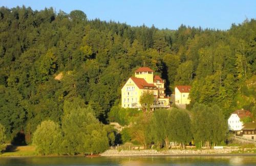 Oberlandshaag Hotel | Hotel-Restaurant Faustschlössl