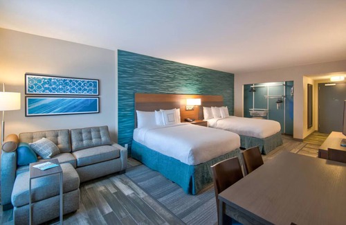 Flagami Hotel | Hotel-Style Stays for Families & Groups | Close to Miami Airport 2 Units | Kitch