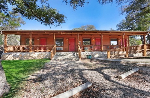 Wimberley Hotel | Hotel Style Suite with Two Queen Beds - Minutes from Downtown!