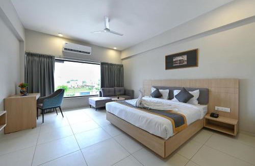 Narsinghgarh Hotel | Hotel The Sonakunj
