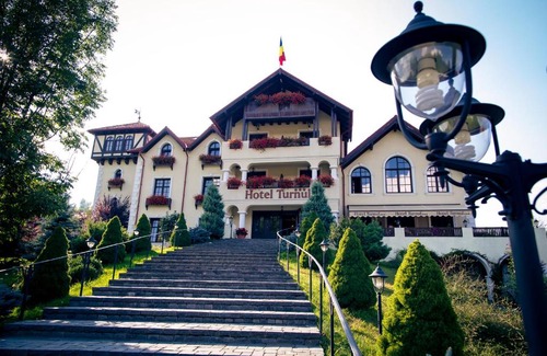 Moieciu Hotel | Hotel Turnul
