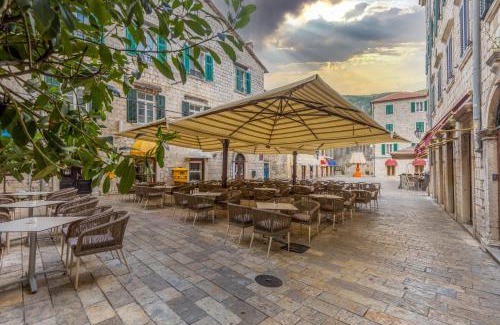 Kotor Old Town Hotel | Hotel Vardar