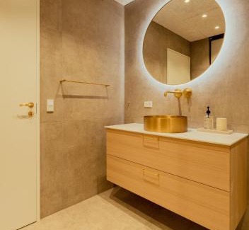 Streymoy Apartment | Hotel Vík - 3 BR Wellness Villas with Sauna, Jacuzzi & Panoramic Views