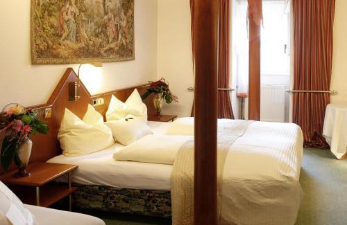Gruenstadt Hotel | Hotel Villa Brenner