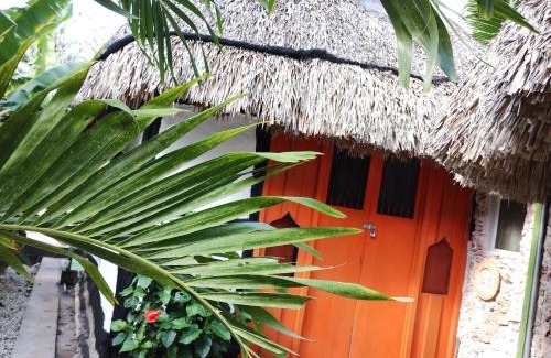 Izamal Hotel | Hotel y Museo Aldea Maya Toktli Orígenes - Suite Casa Maya 3 Culturas - Alberca, Wifi Starlink, Tour Museo