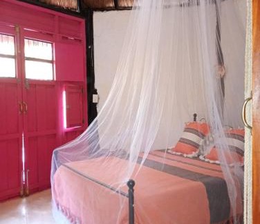Izamal Hotel | Hotel y Museo Aldea Maya Toktli Orígenes - Casa Maya Melipona - Alberca, Wifi Starlink, Tour Museo