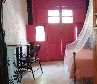 Izamal Hotel | Hotel y Museo Aldea Maya Toktli Orígenes - Casa Maya Melipona - Alberca, Wifi Starlink, Tour Museo