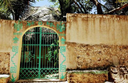 Izamal Hotel | Hotel y Museo Aldea Maya Toktli Orígenes - Suite Casa Maya Del Jabín - Alberca, Wifi Starlink, Tour Museo