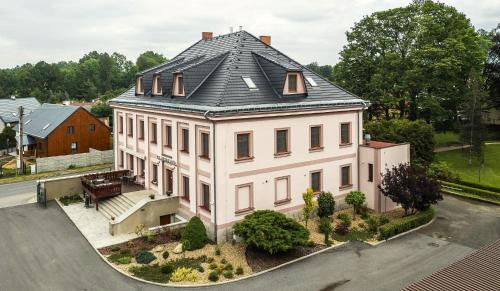 Raspenava Hotel | Hotel Zámeček Raspenava
