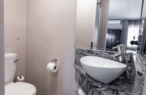 White River Hotel | Hotel247