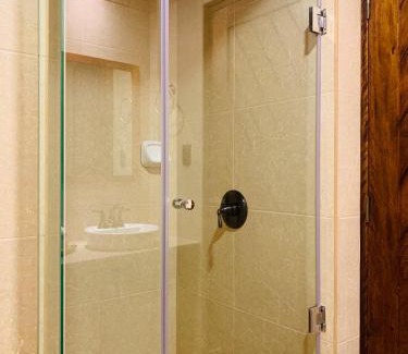 Aguas Calientes Hotel | Hotels In Machu Picchu With Laundry, Internet, Other
