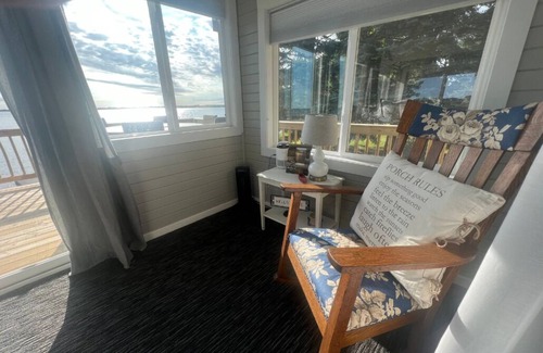 Estelline Cabin | Hottub|Bar+GameArea|Kayak|Paddlebrds|Sleeps12+