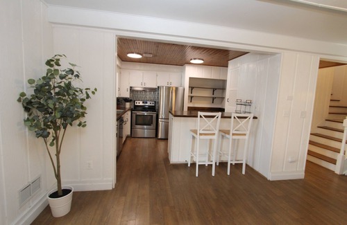 Goodview House | HotTub, Sauna, Paddle Boards, Kayaks, Firepit, Game Room, Linens, Scenic Point